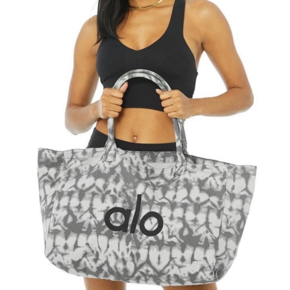 Alo Yoga bag